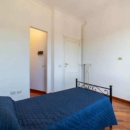 Guesthost - Bright In Metro San Giovanni Lejlighed Rom