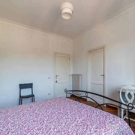 Guesthost - Bright In Metro San Giovanni *