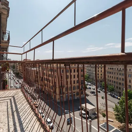 Lejlighed Guesthost - Bright In Metro San Giovanni