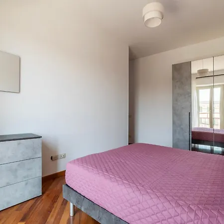 Guesthost - Bright In Metro San Giovanni Lejlighed