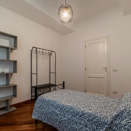 Guesthost - Bright In Metro San Giovanni